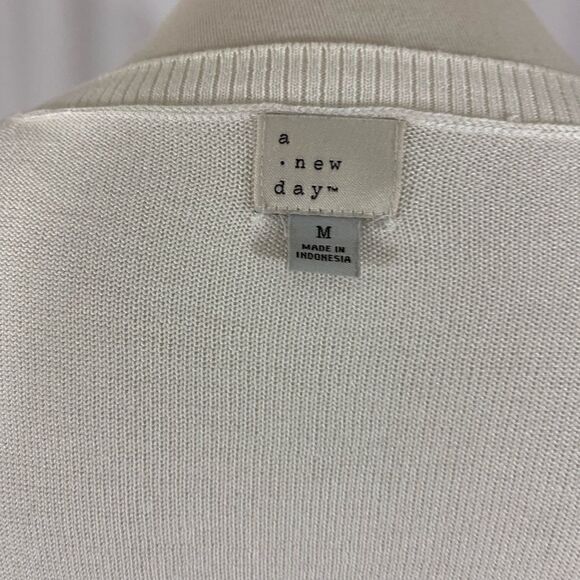A New Day White Crewneck Sweater - Picture 5 of 6